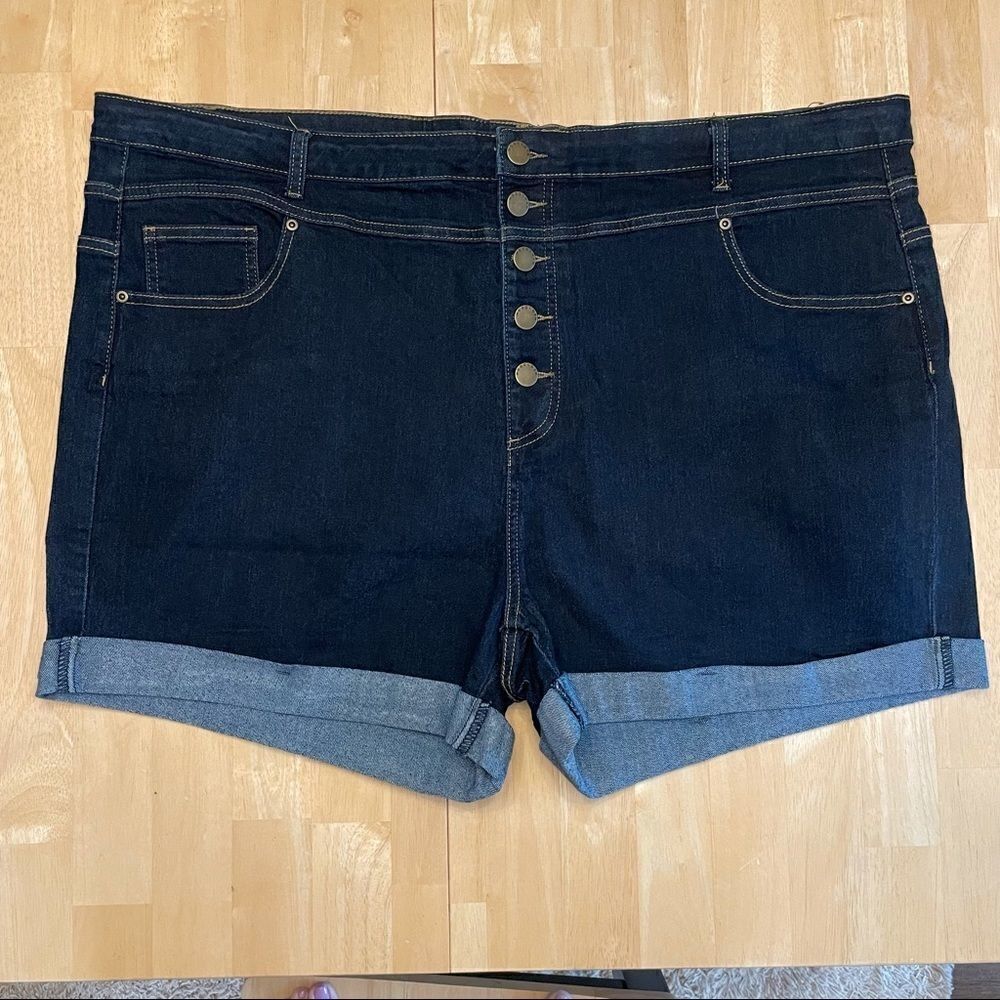 NWT - ModCloth Plus Size Button Fly Jean Shorts